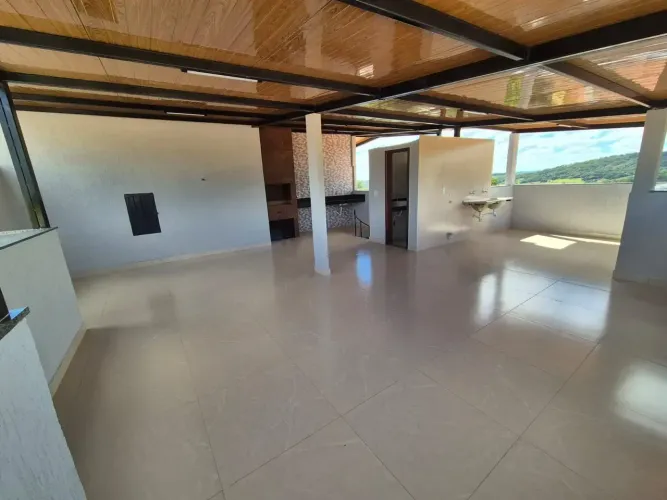 Cobertura Duplex com Vista Definitiva em Florestal - MG