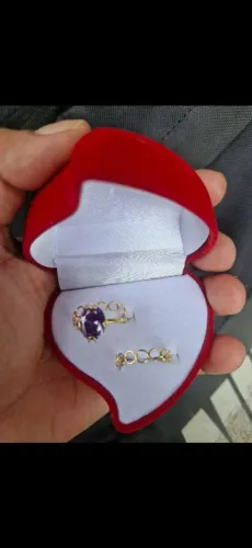 Anel de compromisso com solitário 