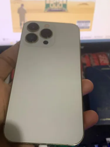 iphone com defeito no chip e na tela pra vender logo!!