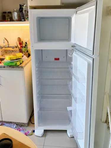 Geladeira Electrolux 260L DC35A - Pouquíssimo Uso - R$ 1.100