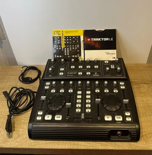 controladora dj behringer b-control deejay bcd-3000 funcionando perfeitamente cabos Cds