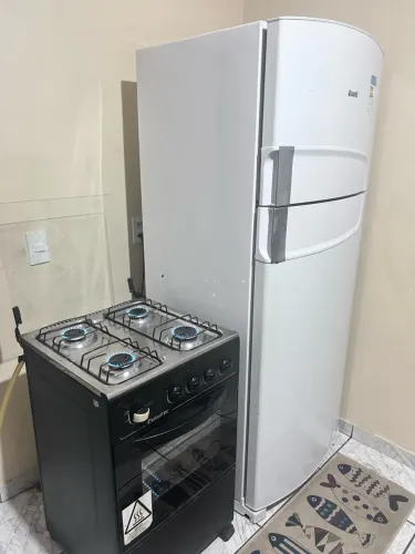 Kit geladeira e fogão de 4 bocas