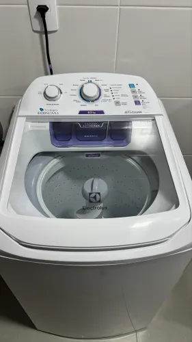 Vendo máquina de lavar Eletrolux 8,5 kg muito nova