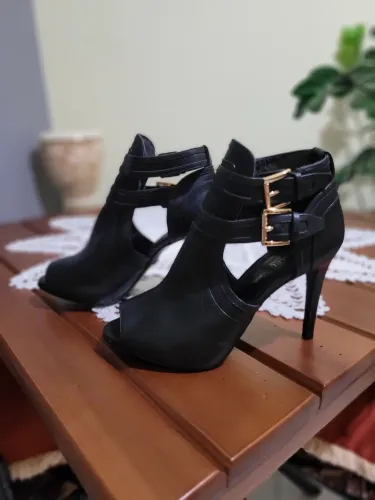 Linda Sandália salto alto da Michael Kors - T 35
