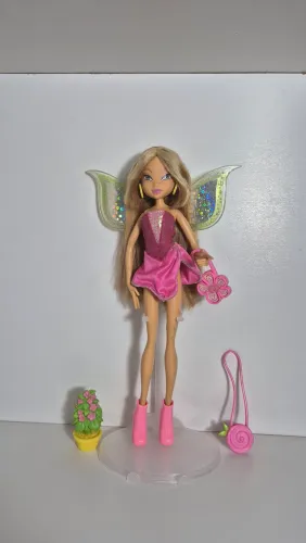 Boneca Flora Winx Mattel