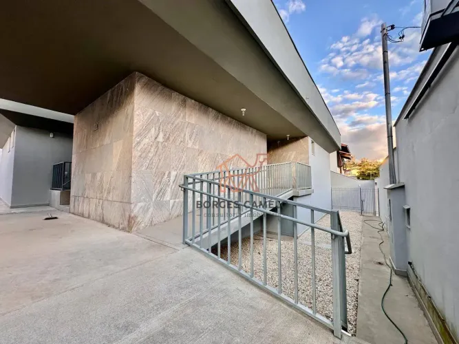 Casa para fins Comerciais com 9 salas 410 m² - Belvedere - Belo Horizonte/MG