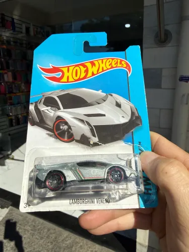 Hotwheels Lamborghini veneno 2013