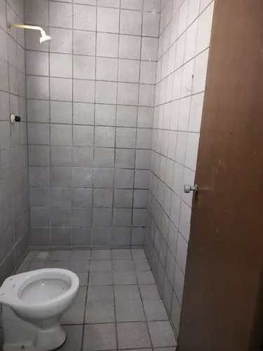 Alugo uma sala para comércio q serve também com kitnet