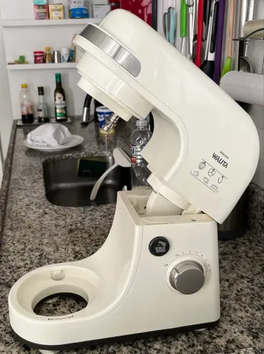Batedeira Philips Walita.