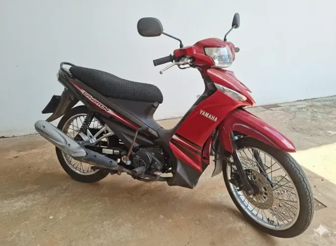 Moto Crypton 2015