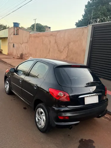 Peugeot 207 XR 1.4 Flex 8V 5P 2011