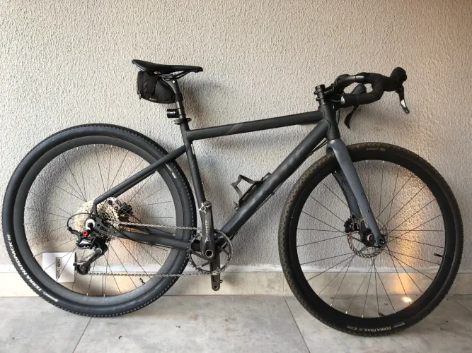 Bicicleta Show Gravel P freios hidráulicos