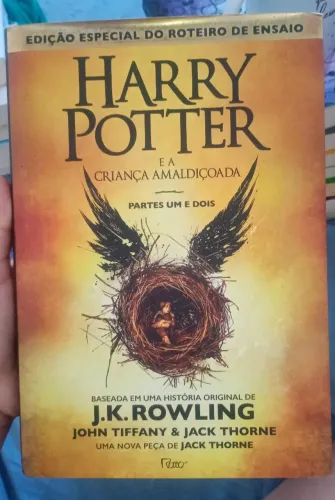 Harry Potter e a Criança amaldiçoada. Em capa dura.