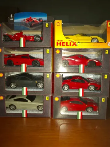 Coleção ferrari shell v-power 8 miniaturas 1:38