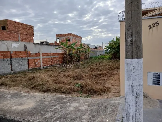 Terrenos em lugar de alto crescimento e valorização 125 m² doc ok