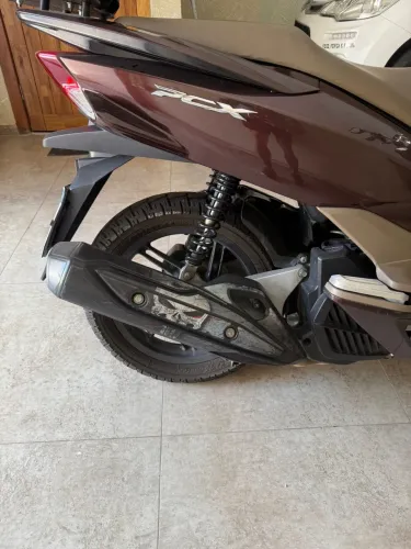 Vendo moto pvc única dona impecável sem arranhões