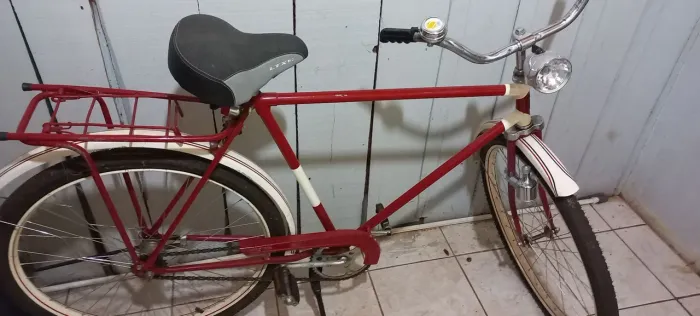 Bicicleta antiga monark leia o texto