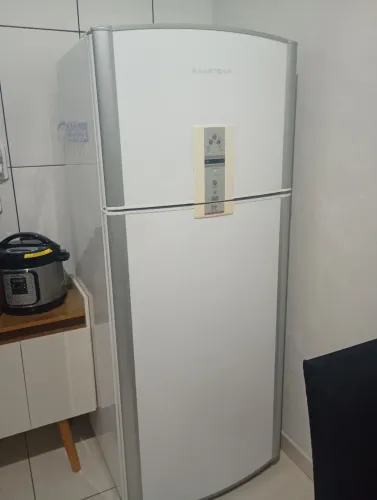 GELADEIRA DUPLEX BRASTEMP PAINEL DIGITAL 127W ACOMPANHA O TRANSFORMADOR P 220