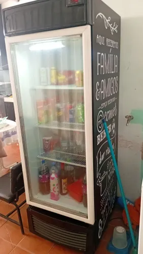 Cervejeira vertical fricon 540 litros 