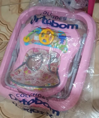 Vende um andador de criança novinho