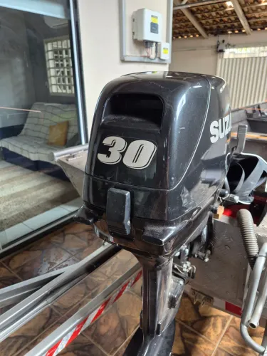 Motor de popa suzuki 30hp 2012