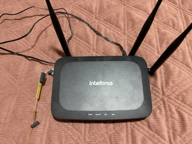 Roteador Intelbras GF 1200 Dual Band AC1200 Gigabit Wi-Fi 5