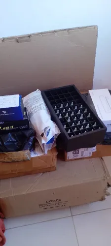 Vendo studio completo de tattoo tatuagem, tudo lacrado, macas,mochos,tintas, suporte etc