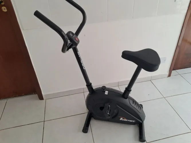 Bicicleta Ergometrica Vertical Polimet BP 880 ESTADO DE ZERO