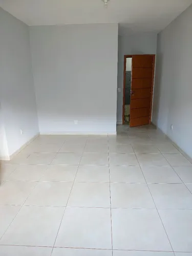 Aluga-se um Apartamento