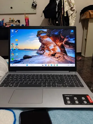 Lenovo IdeaPad 3i SSD - Troco por iPhone 12 Pro Max ou 13