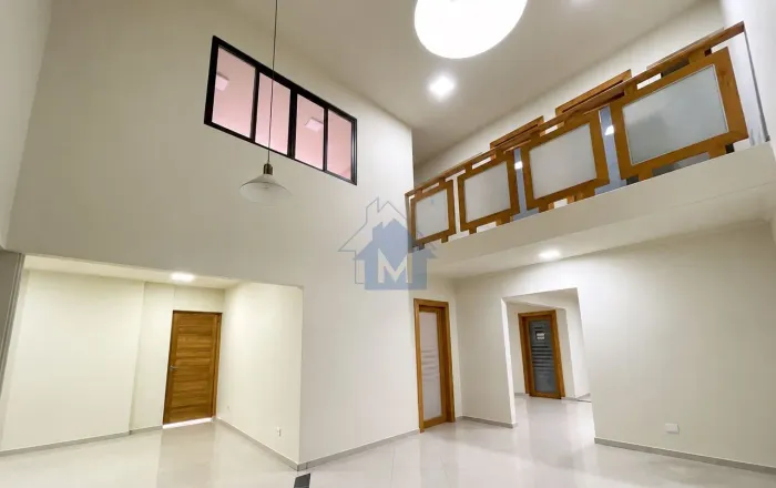 Sala Comercial em Condomínio, no Centro!