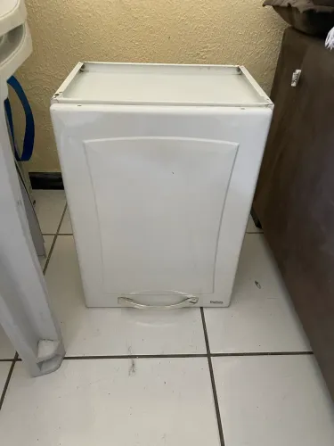 Aéreo de aço 1 portas novinho 120$