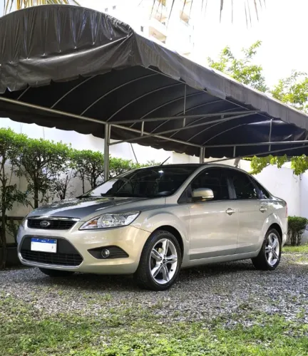 Ford Focus Ghia Sed. 2.0 16v/ 2.0 16V Flex 4P 2010