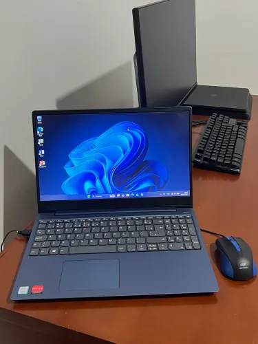 Notebook Lenovo i7, 500GB SSD, Windows 11 Gamer de entrada