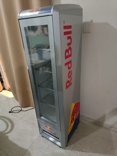 Expositora Red Bull slim Medium Cooler ECO 220v 90L