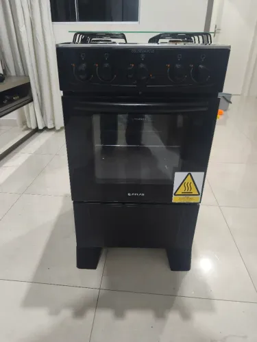 Fogão Atlas Coliseum. Vendo Fogão Quatro Bocas - Atlas Coliseum Plus Preto c/Forno de 50L