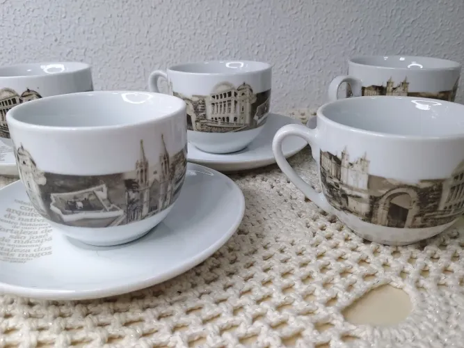 Coleção de xícaras das 7 maravilhas porcelana