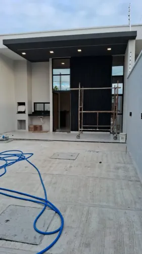 Casa plana solta com três suítes na Sapiranga - 107m²