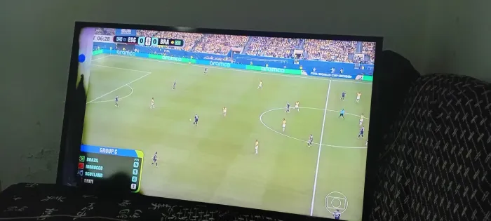 Tv Samsung 40 polegadas com um pequeno defeito na tela mais funcionando perfeitamente 
