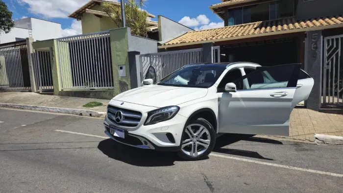 Mercedes-Benz GLA 200 Adv. 1.6/1.6 TB 16V Flex Aut. 2016