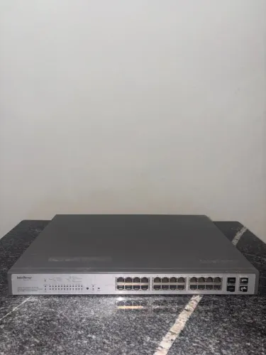 Switch Intelbras SG 2404 PoE 24 Portas Gigabit | CFTV IP | 370W
