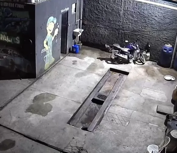 Elevador pneumático de carro para posto de lavagem