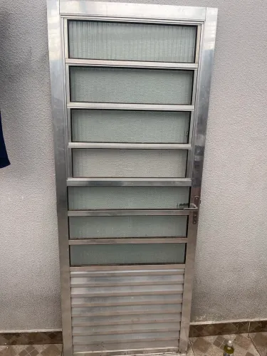 Porta alumínio sem batente 2,10/0,80