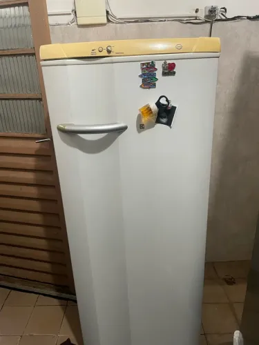 Vende geladeira