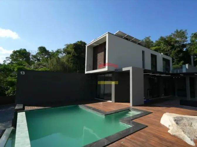 Casa à venda com 3 suítes no condomínio La Reserva, em Atibaia