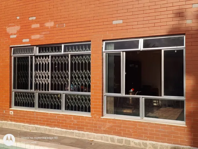 Janelão de alumínio 