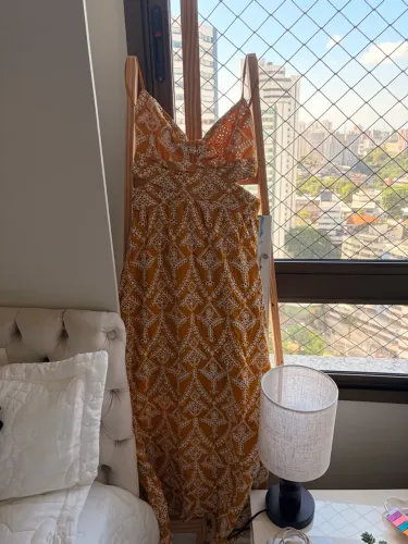 Vestido amarelo bordado ZARA