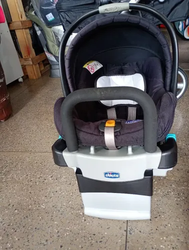 Bebê conforto duas peças Chicco