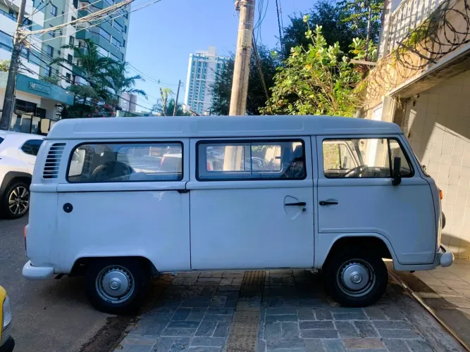 Volkswagen Kombi Standard 1.4 MI Total Flex 8V 2014