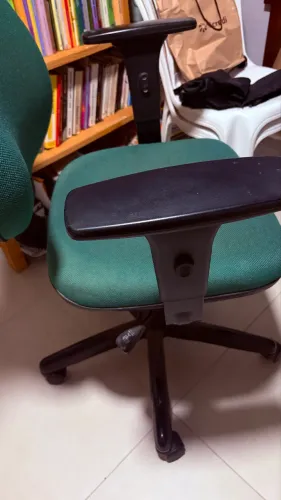 CADEIRA ESCRITÓRIO ERGONÔMICA